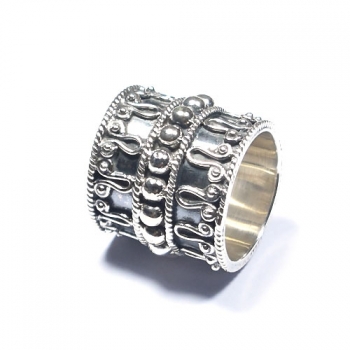 Exquisite antique design pristine silver top quality sterling silver band in oxidized finish